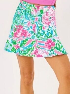 LILY PULITZER LUXLETIC VIBRANT AMALFI BLUE LEAF IT WILD ZADORA RUFFLE SKORT MED